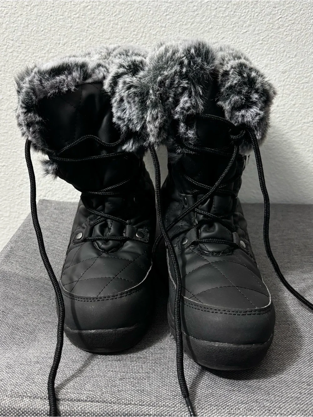 ArcticShield Waterproof Snow Boots Black Faux Fur Size 6